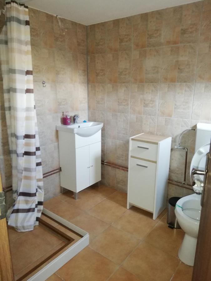 شقة Imado Vendeghaz Cernat المظهر الخارجي الصورة